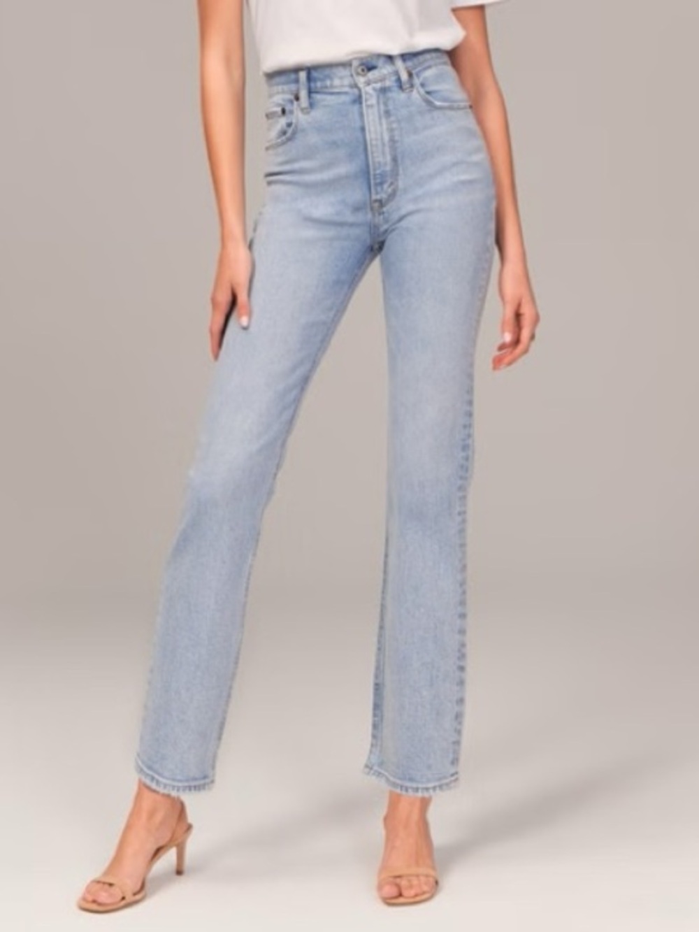EUC Abercrombie & Fitch Ultra High Rise Ankle Straight Jean Size 8S